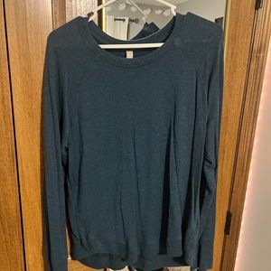 women’s athleta top